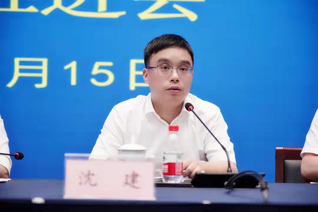 1961053285.jpg